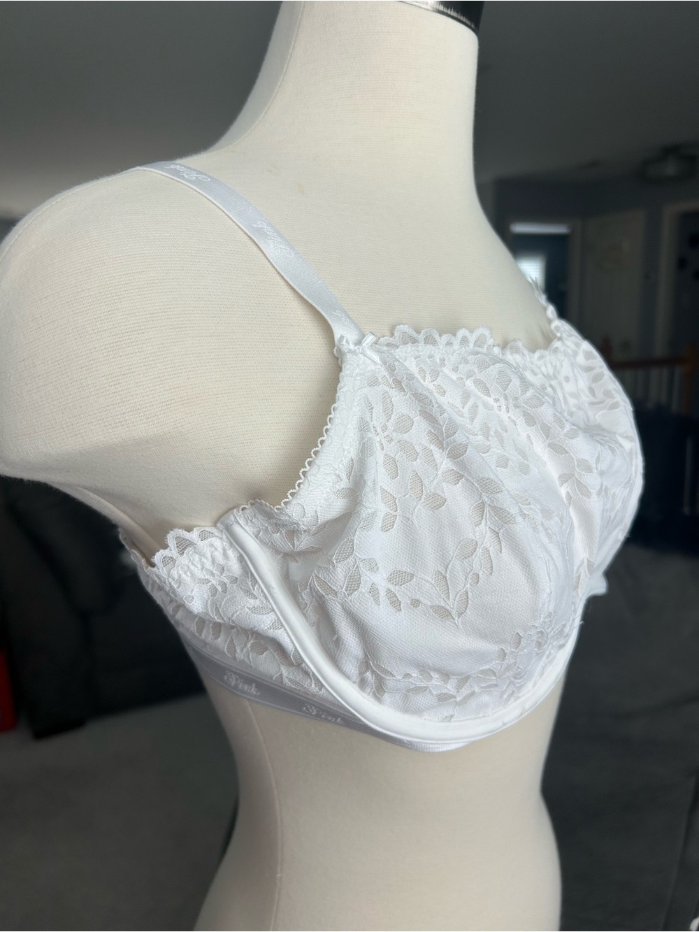 ⚜️ PINK Victoria Secret NEW White Lace Bralette Bra - Picture 3 of 6